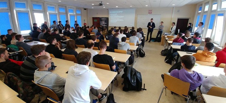 Studenci WEiI na spotkaniu z firmą Aptiv