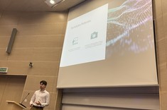 inż. Filip Fąfara w czasie wystąpienia,