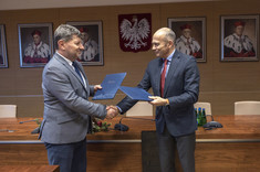 Od lewej: prof. P. Koszelnik, T. Miśniakiewicz