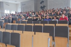 Uczniowie ZSE podczas wykładu
