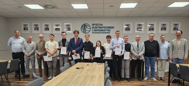 Laureaci i organizatorzy konkursu POSTER MASTER 2025/2026.