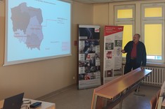 Prowadzący szkolenie.