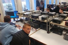 Uczniowie podczas zajęć