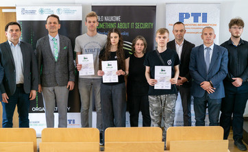Organizatorzy oraz zwycięzcy olimpiady,
