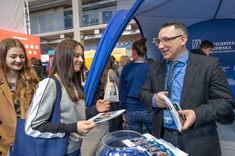 Dr inż. P. Dymora prezentuje ofertę Politechniki Rzeszowskiej