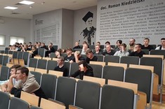 Uczniowie z Regionalnego Centrum Edukacji Zawodowej (RCEZ) w Biłgoraju w Auli WEiI.