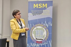 A. Szlachta podczas wygłaszania referatu,