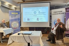 Z. Warsza podczas wygłaszania referatu,