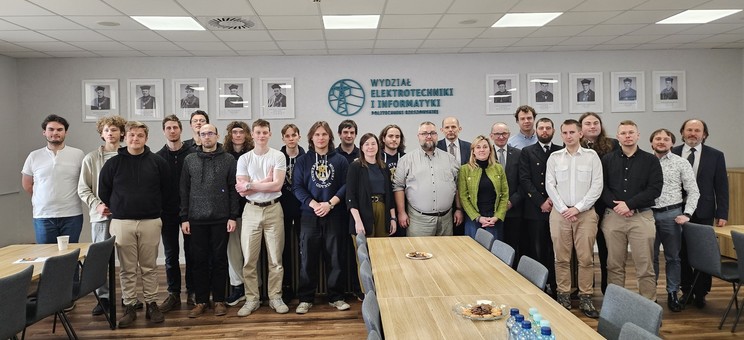 Uczestnicy Międzyuczelnianego Seminarium Naukowego „Akademia Innowacji",