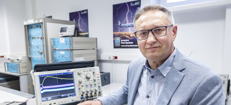 Prof. PRz G. Masłowski,