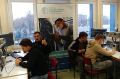 Uczniowie podczas zajęć