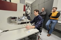 System do montażu struktur półprzewodnikowych