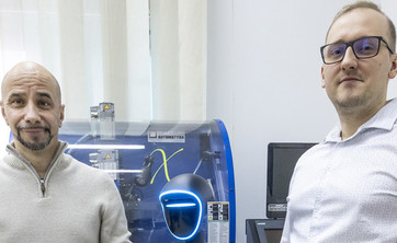 Od lewej: dr inż. T. Żabiński, mgr inż. M. Gorol,