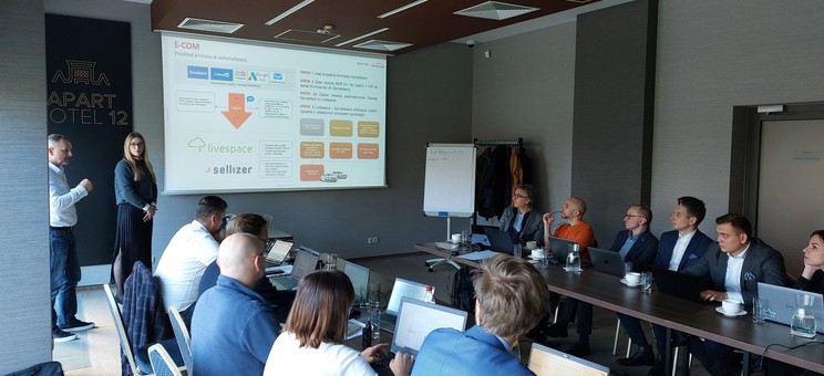 Uczestnicy warsztatów podczas prezentacji,