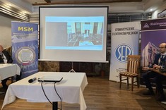 Sesja RFID przewodniczący M. Kampik i J. Drzał podczas wygłaszaniea referatu,