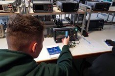 Uczniowie podczas zajęć